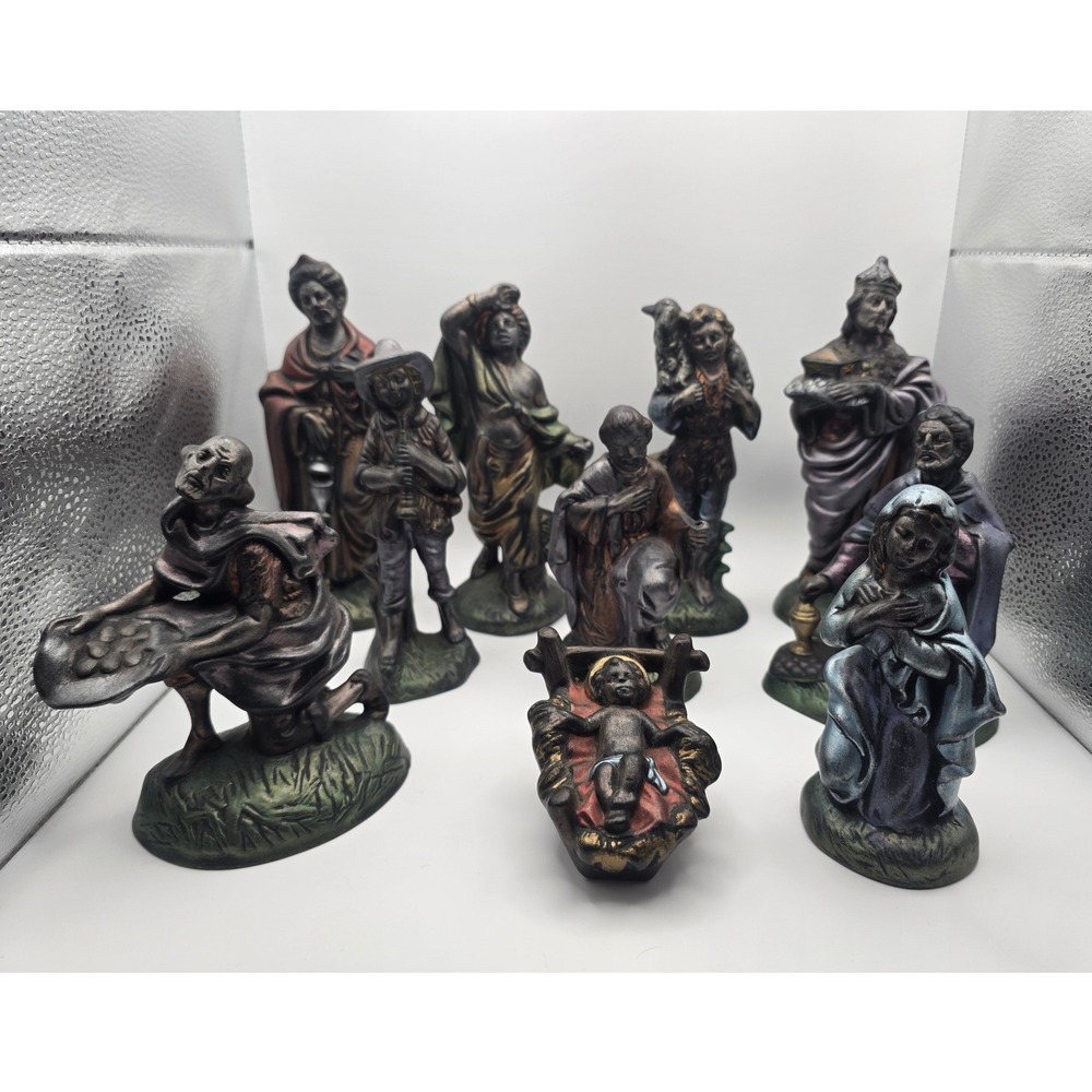 Vintage 1960s Atlantic Mold 17 piece Nativity set Hand Painted